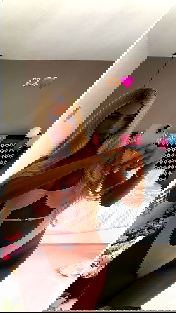 ellie.coldwell image ~ Altpins