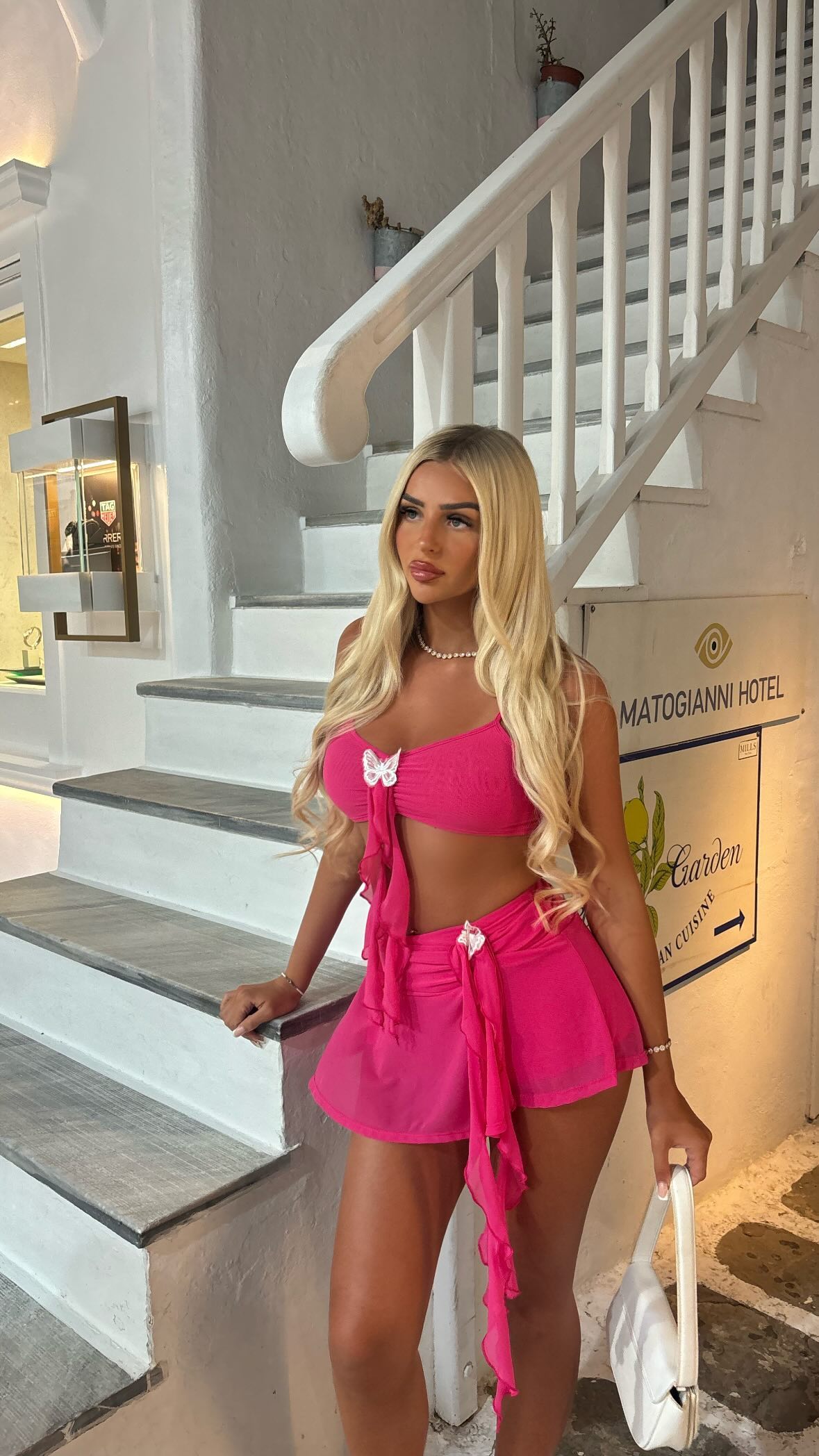 ellie.coldwell instagram image archive image