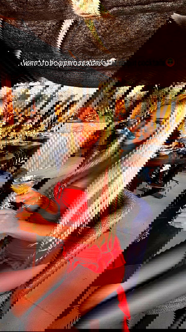 ellie.coldwell image ~ Altpins