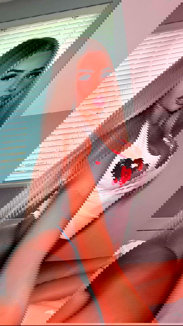 ellie.coldwell image ~ Altpins