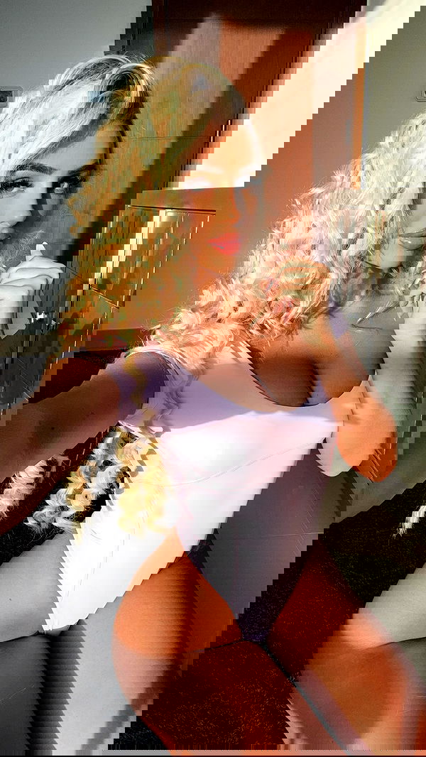 ellie.coldwell image ~ Altpins