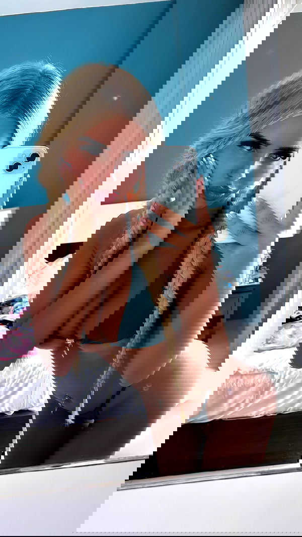 ellie.coldwell image ~ Altpins