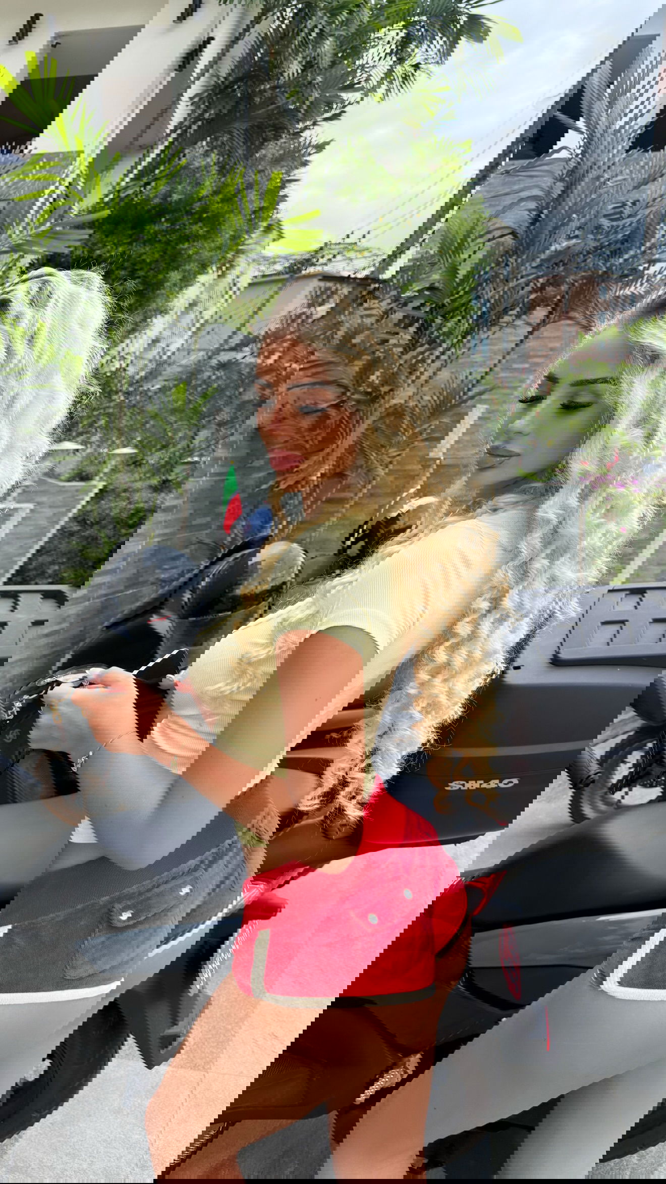 ellie.coldwell instagram image archive image