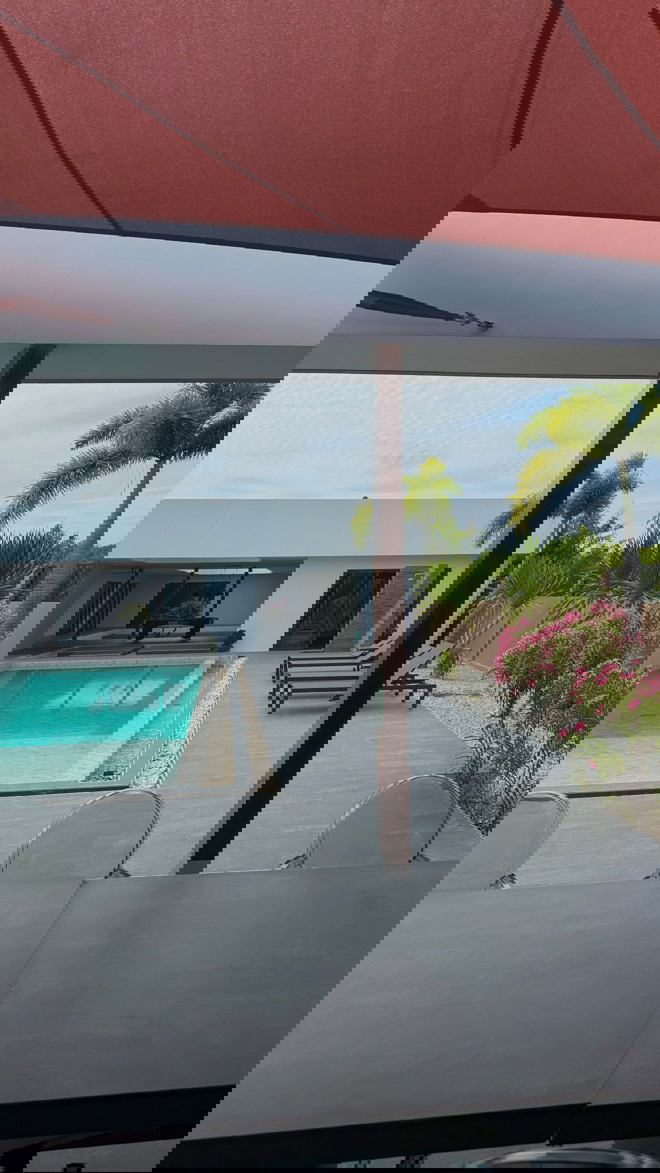 ellie.coldwell instagram image archive image