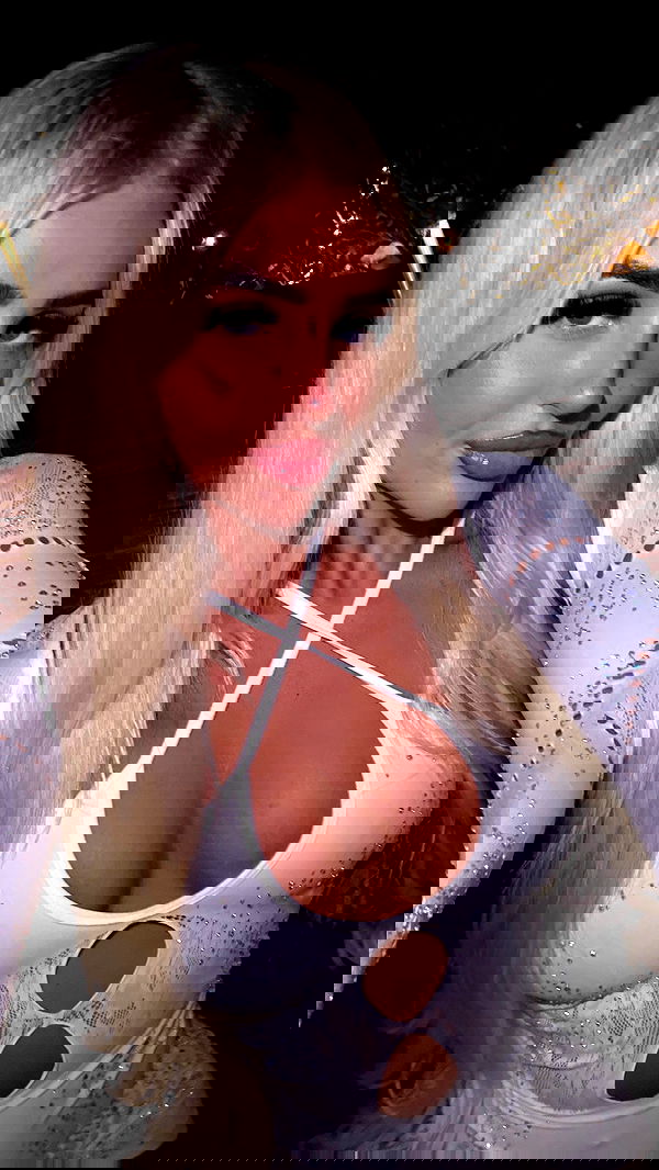 ellie.coldwell image ~ Altpins