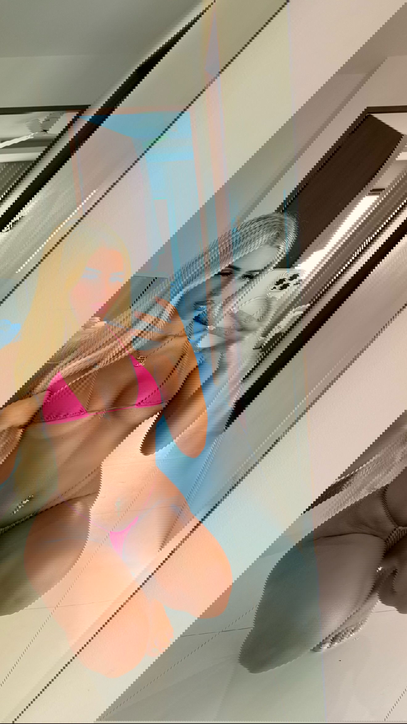 ellie.coldwell instagram image archive image