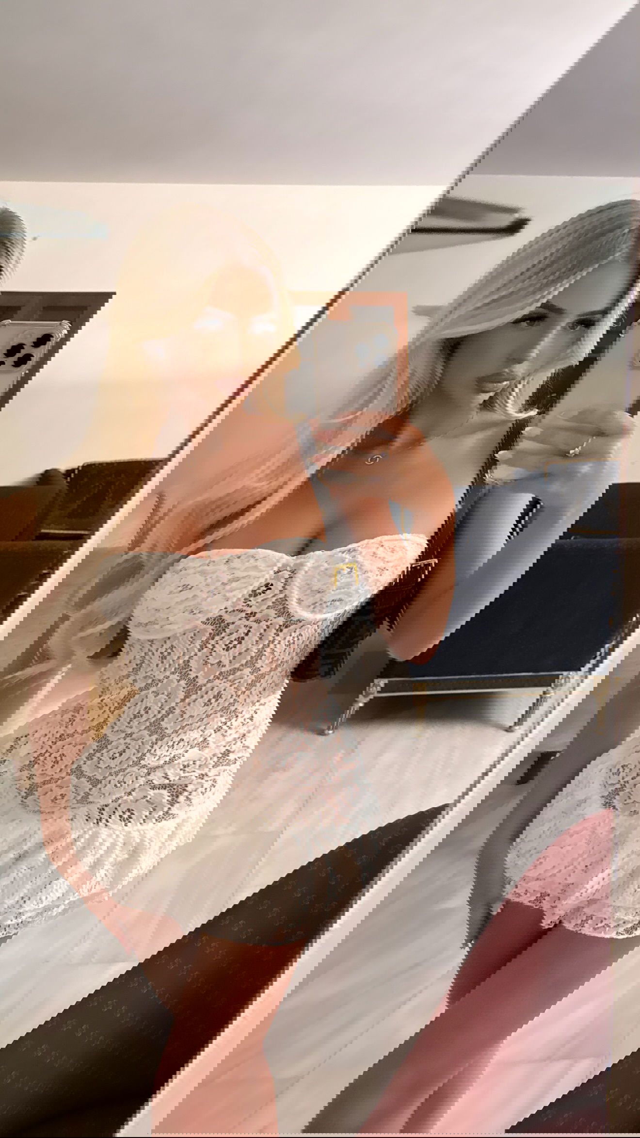 ellie.coldwell instagram image archive image