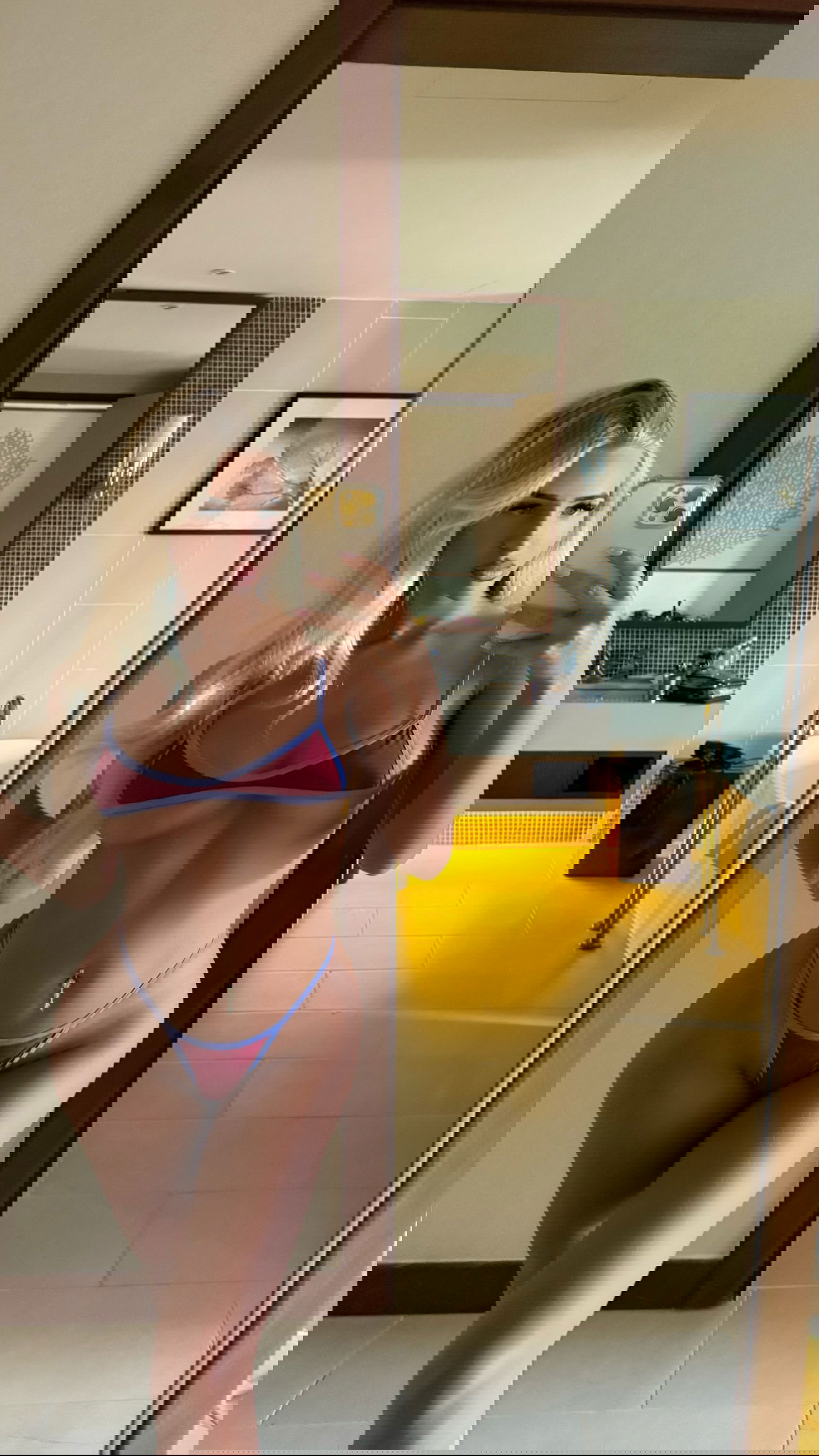 ellie.coldwell instagram image archive image