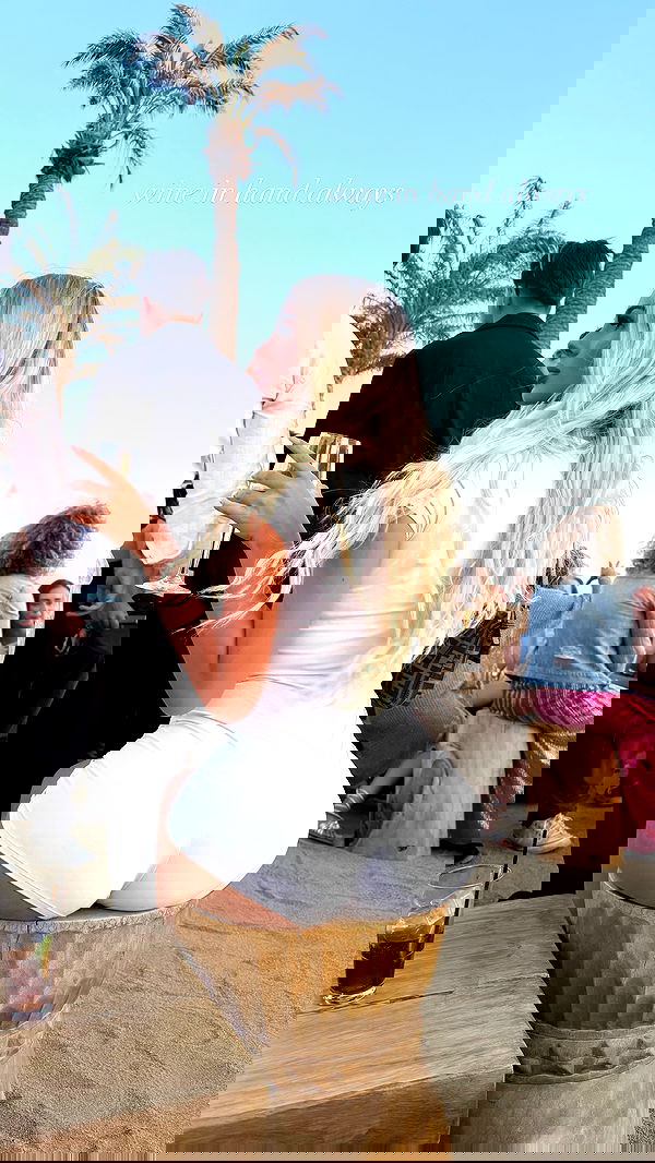 ellie.coldwell image ~ Altpins