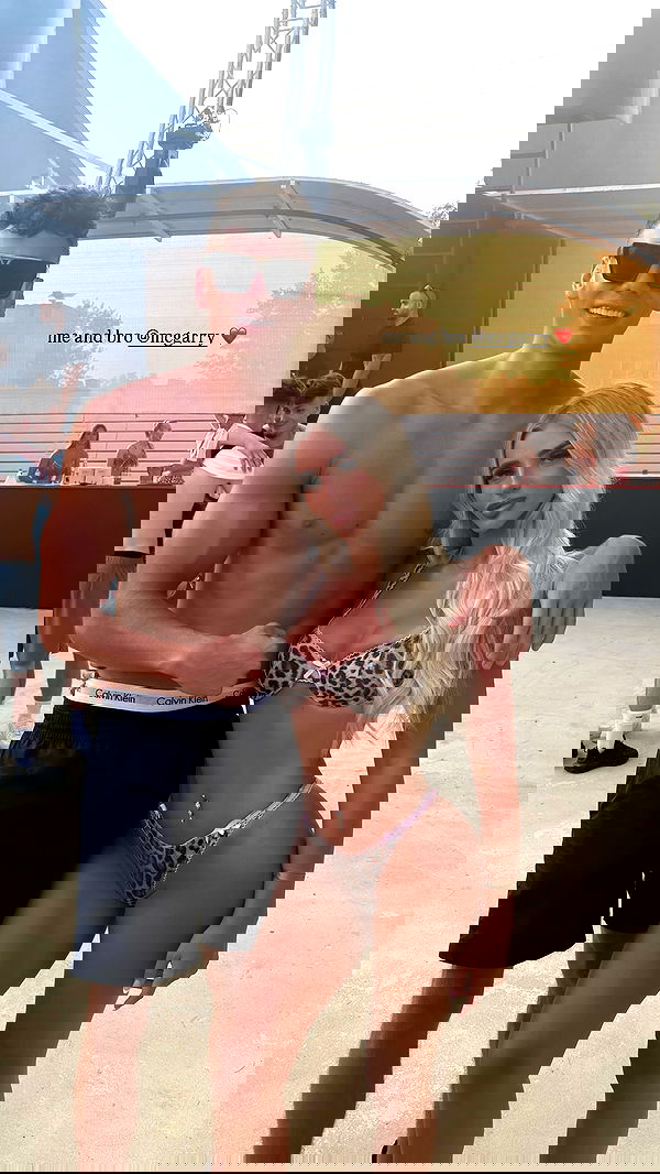 ellie.coldwell image ~ Altpins