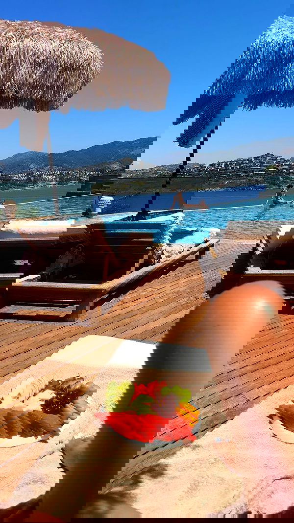 ellie.coldwell image ~ Altpins