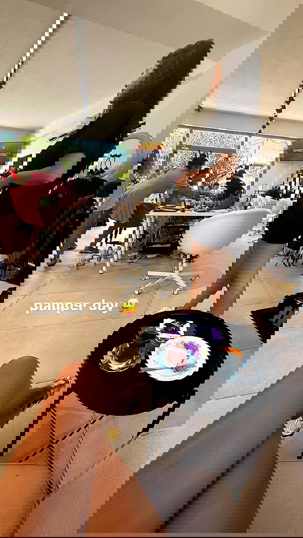 ellie.coldwell image ~ Altpins