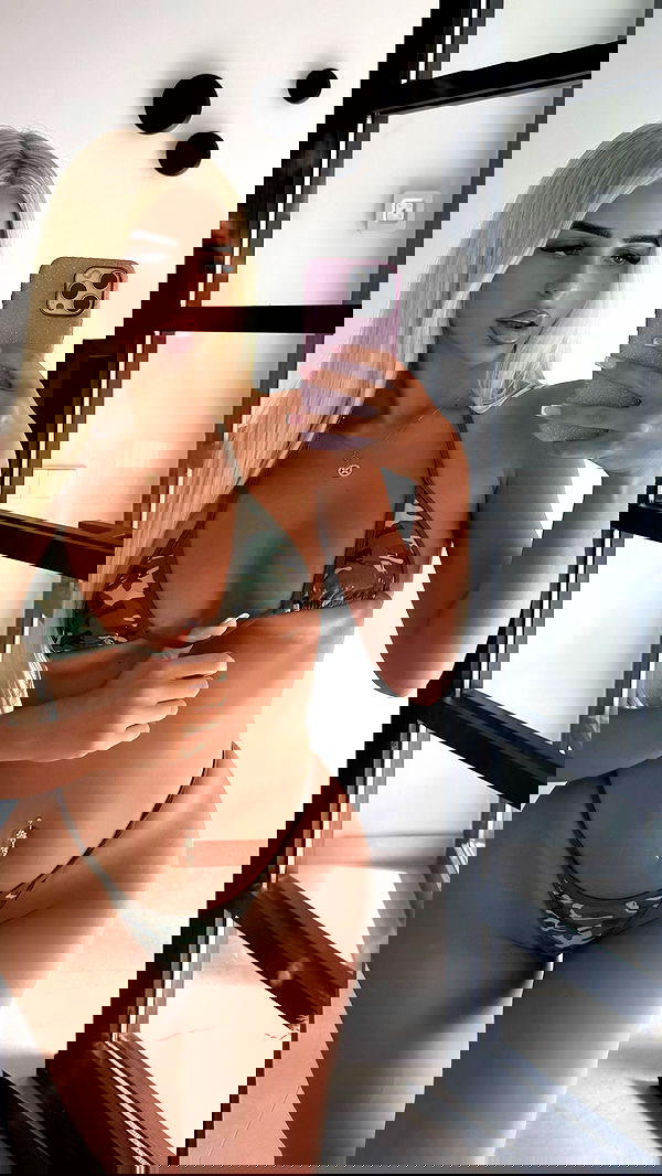 ellie.coldwell image ~ Altpins