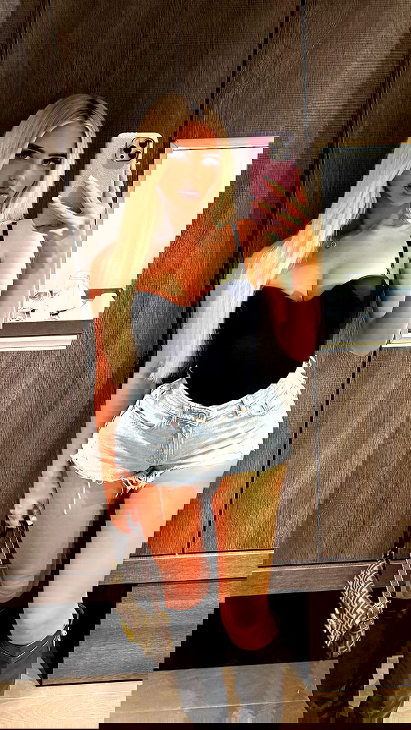 ellie.coldwell image ~ Altpins