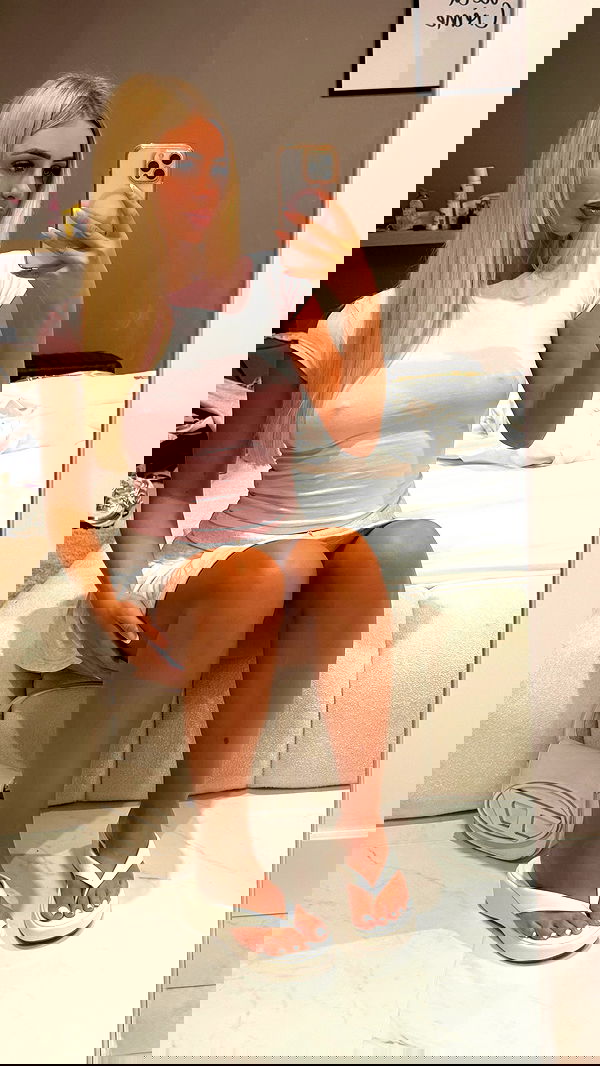 ellie.coldwell image ~ Altpins