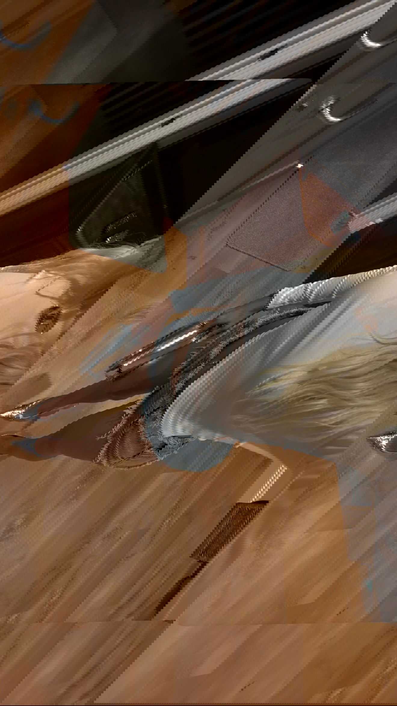 ellie.coldwell instagram image archive image