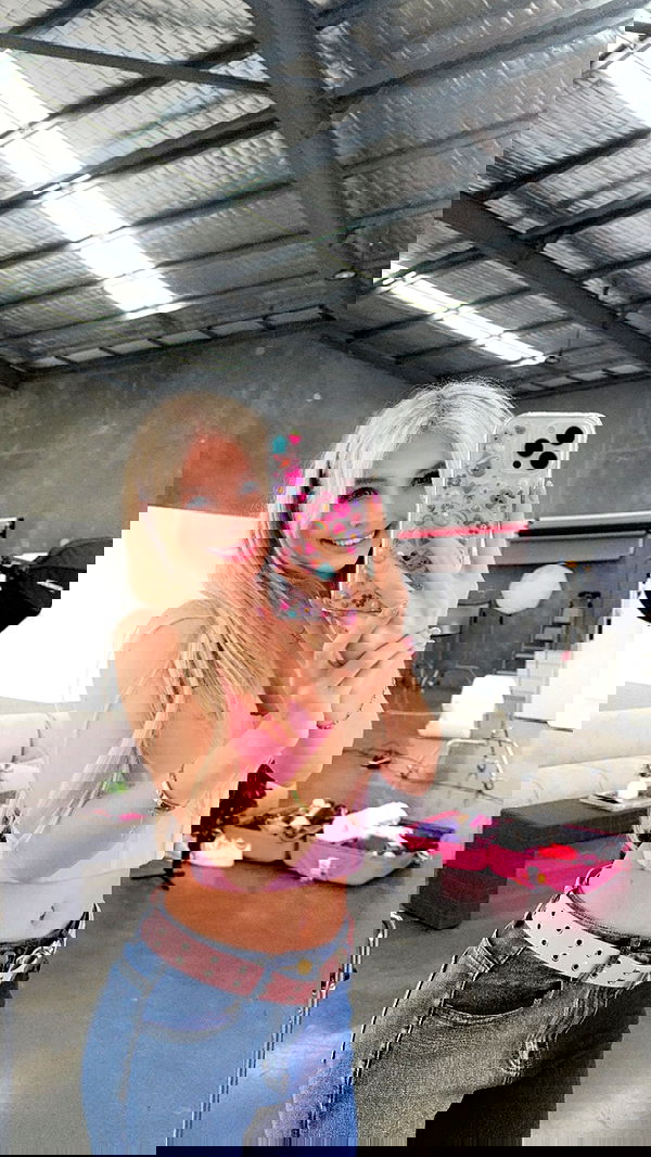 emxllouise2 image ~ Altpins