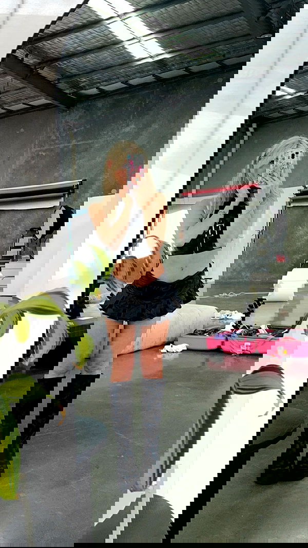 emxllouise2 image ~ Altpins