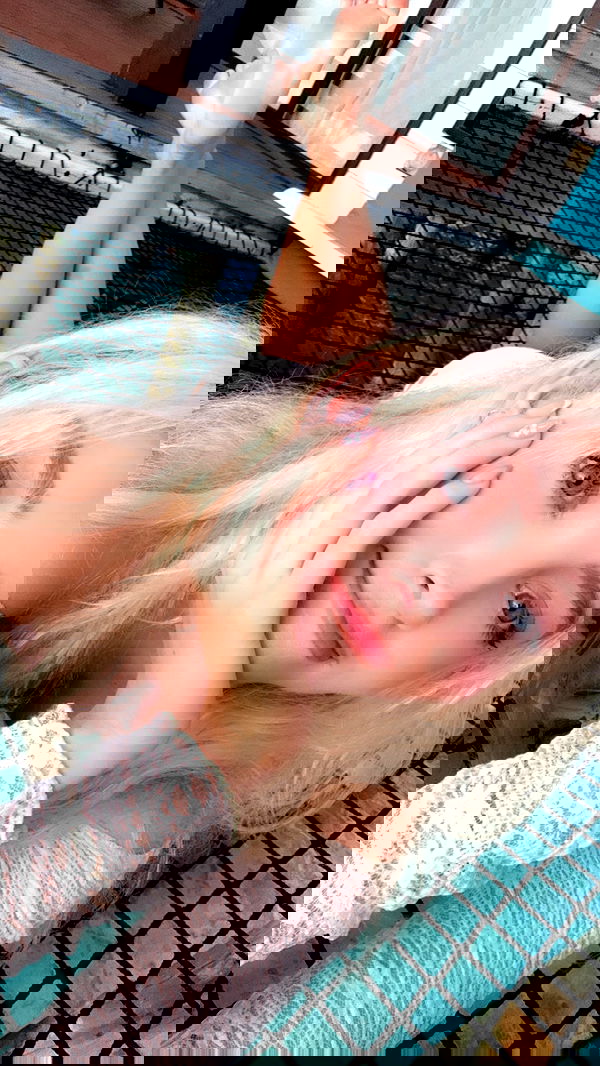 emxllouise2 image ~ Altpins