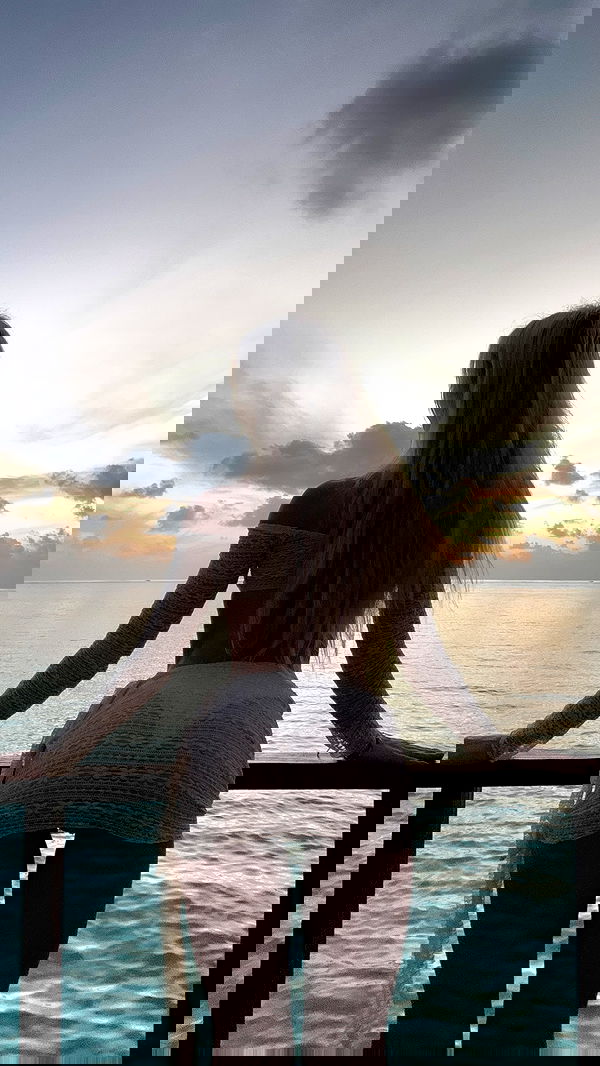 emxllouise2 image ~ Altpins