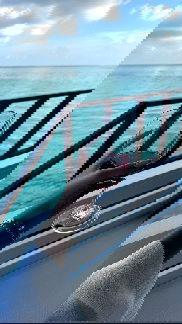 emxllouise2 image ~ Altpins