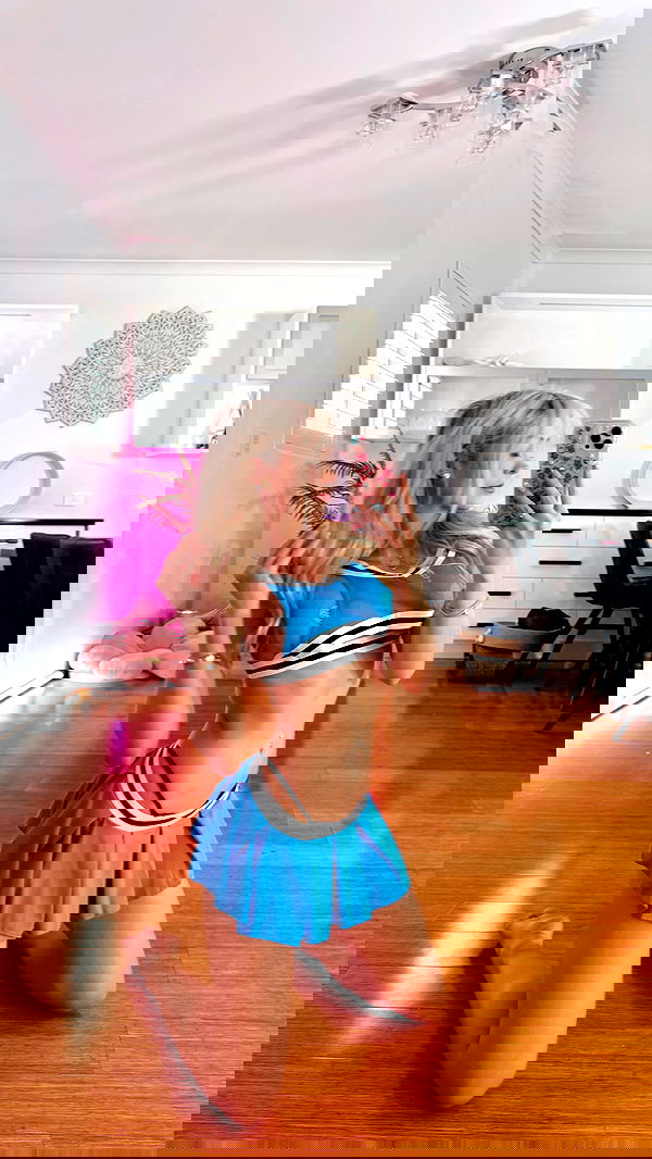 emxllouise2 image ~ Altpins