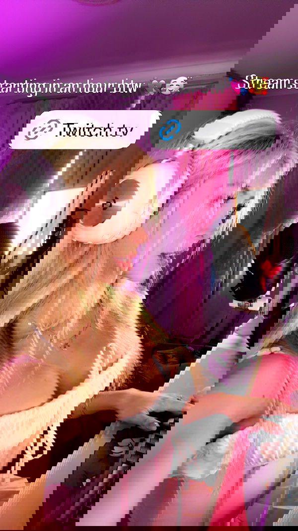 emxllouise2 image ~ Altpins