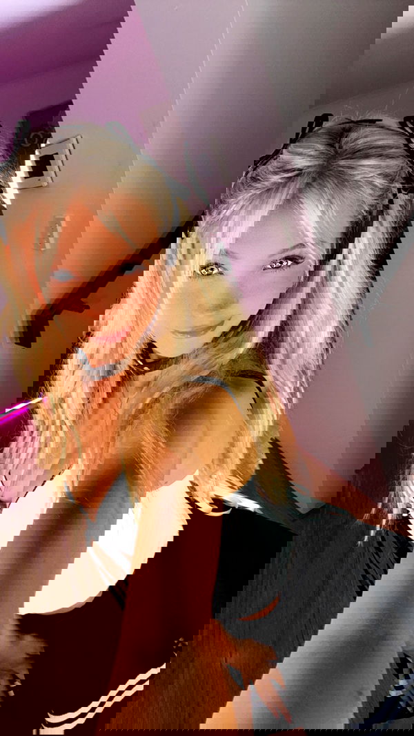 emxllouise2 image ~ Altpins