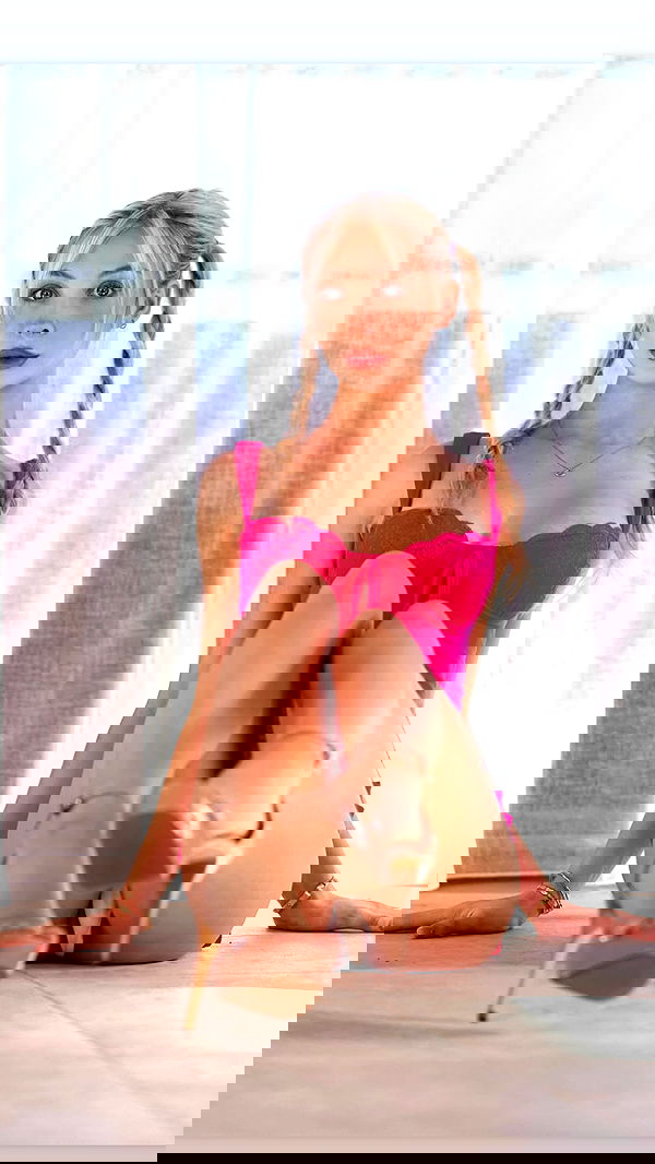 emxllouise2 image ~ Altpins