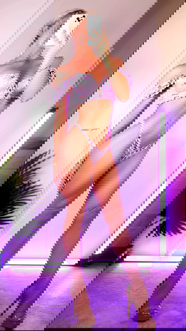 emxllouise2 image ~ Altpins