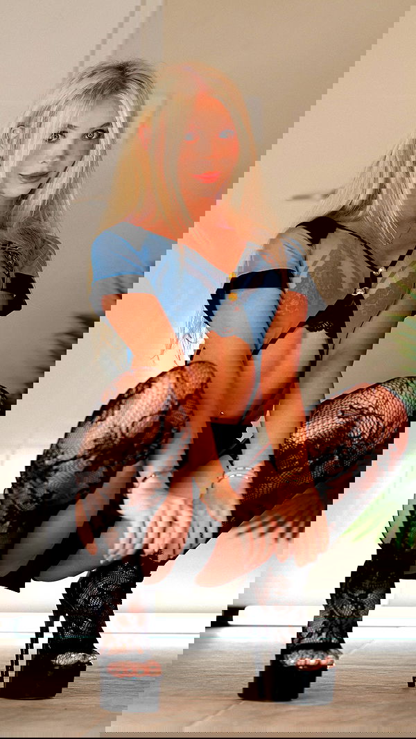 emxllouise2 image ~ Altpins