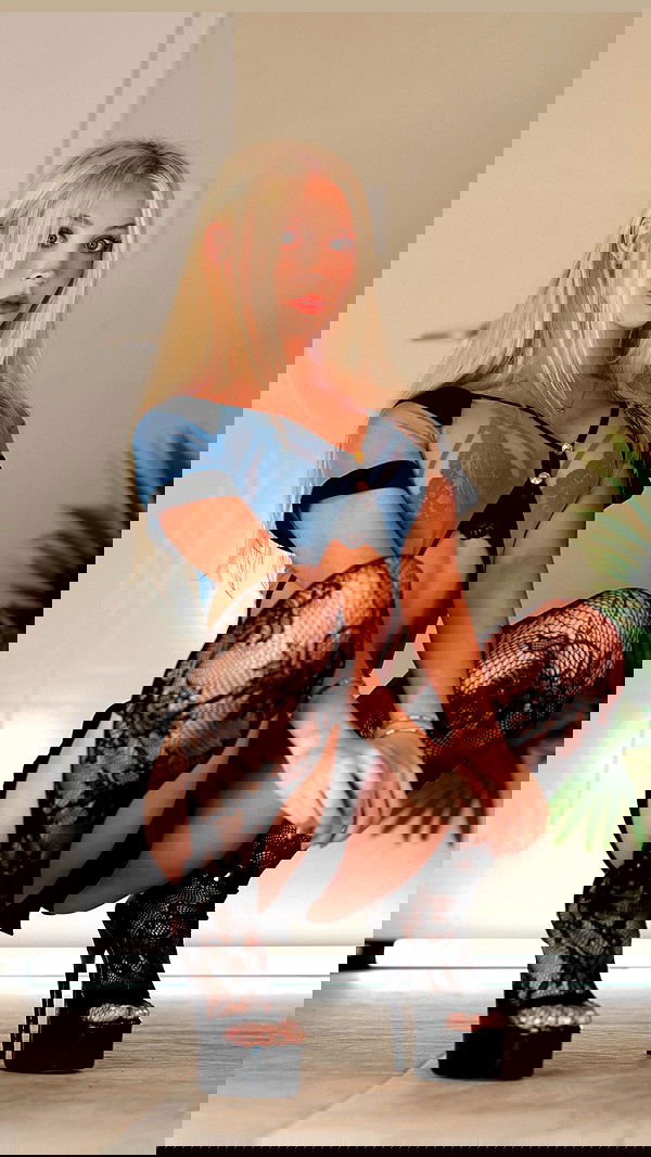 emxllouise2 image ~ Altpins