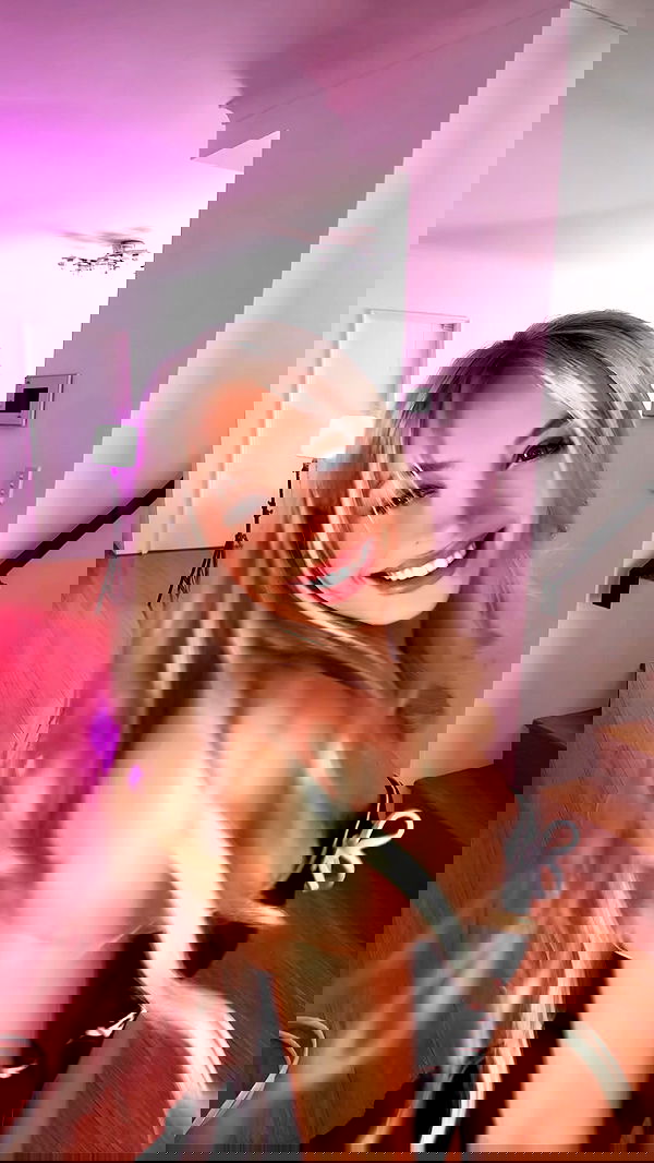 emxllouise2 image ~ Altpins