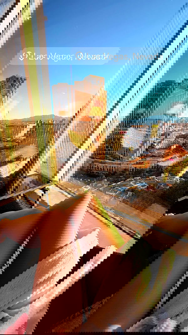 emxllouise2 image ~ Altpins