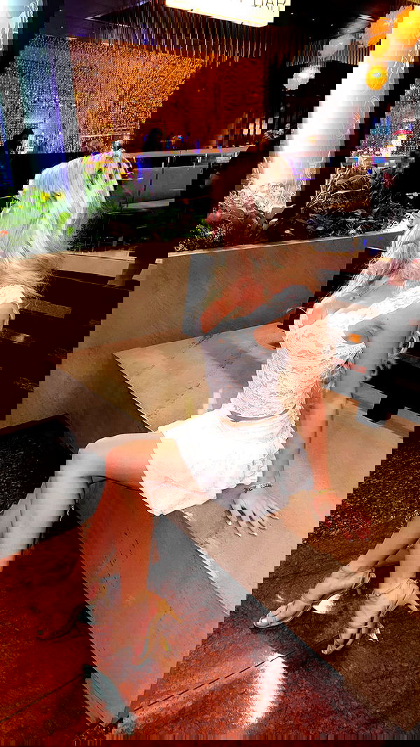 emxllouise2 image ~ Altpins