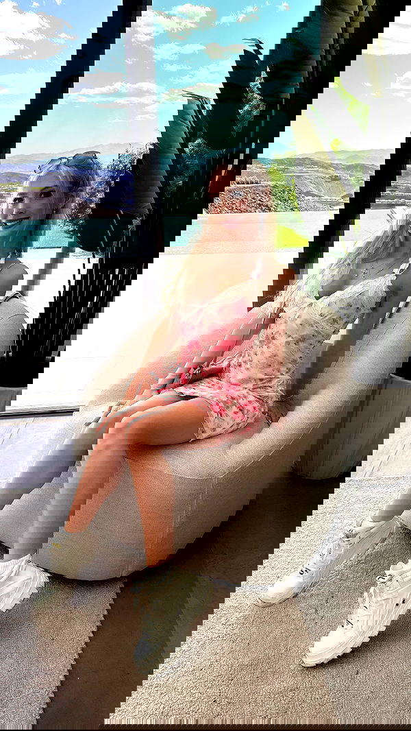 emxllouise2 image ~ Altpins