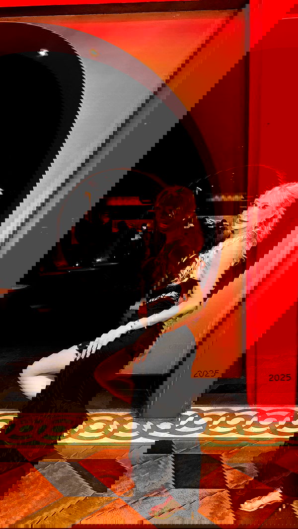 emxllouise2 image ~ Altpins