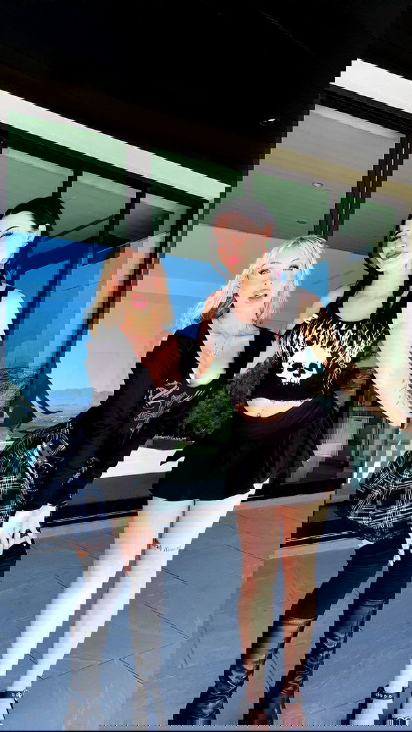 emxllouise2 image ~ Altpins