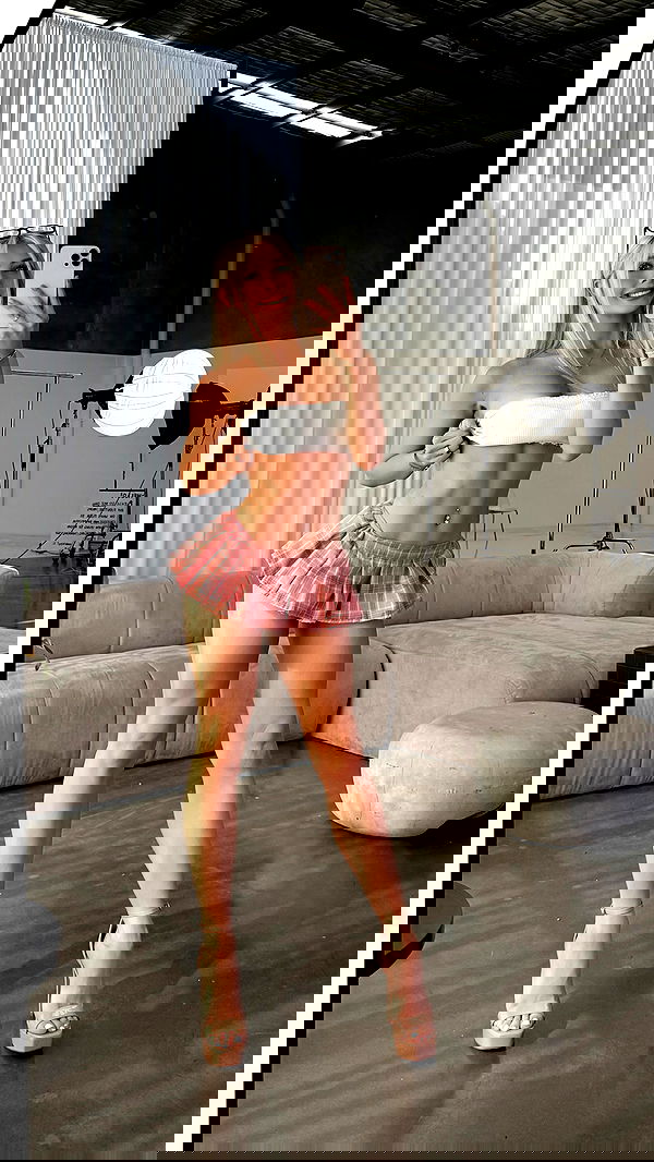 emxllouise2 image ~ Altpins