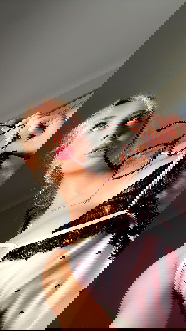 emxllouise2 image ~ Altpins