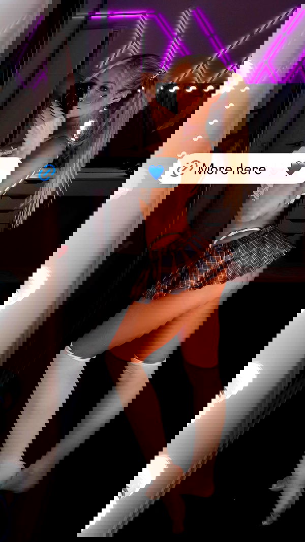 emxllouise2 image ~ Altpins