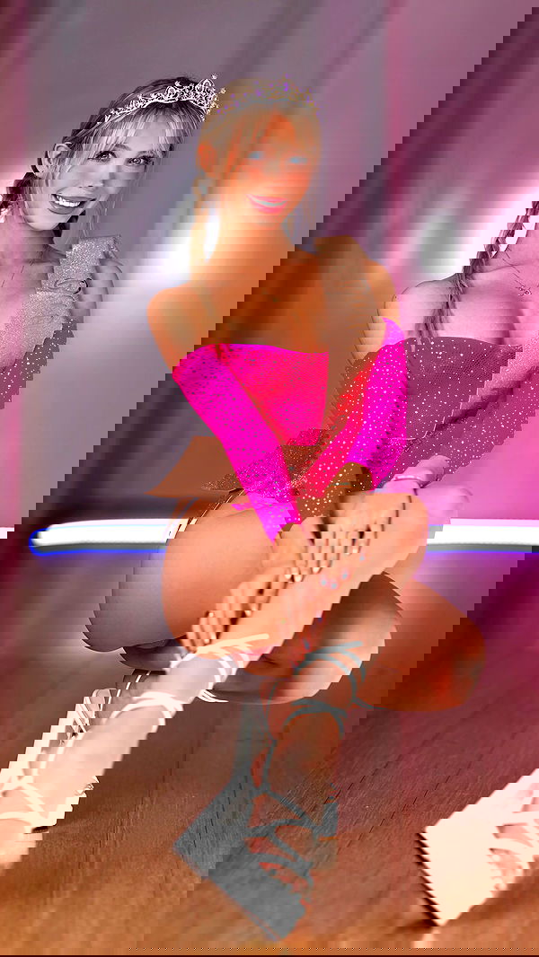 emxllouise2 image ~ Altpins