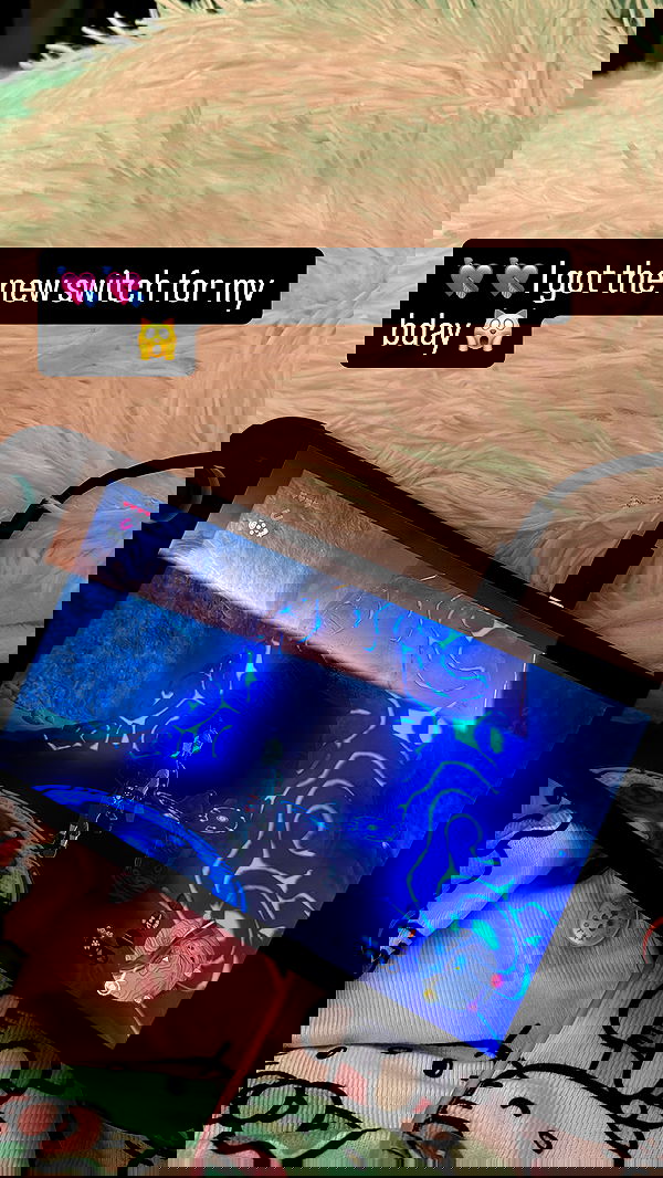 emxllouise2 image ~ Altpins