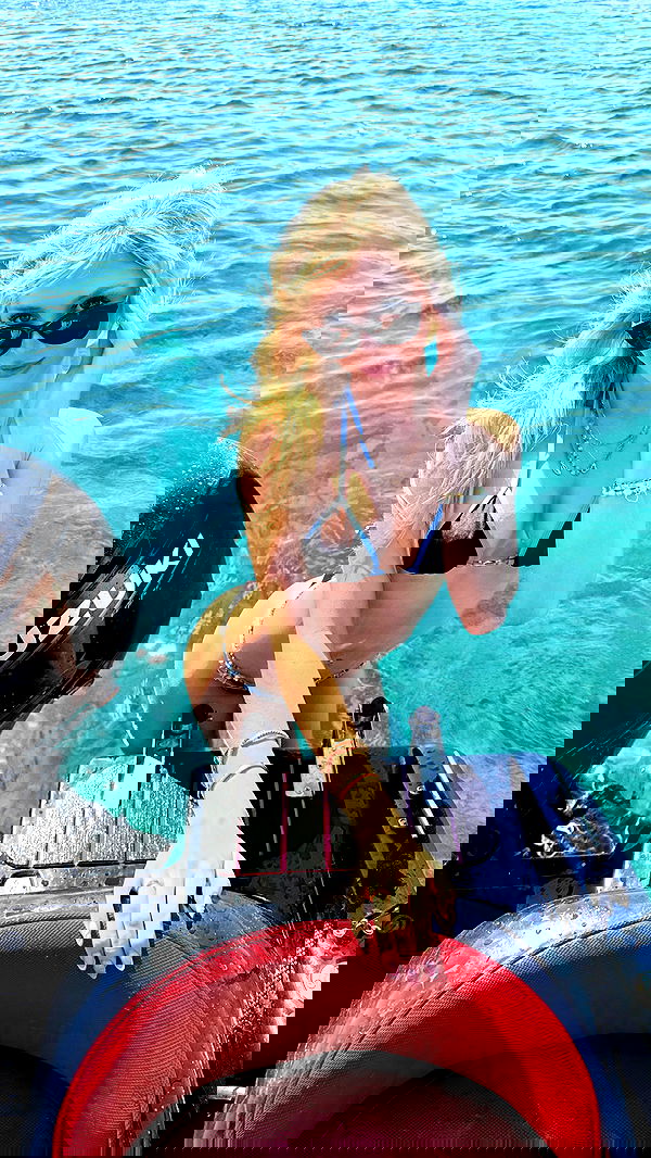 emxllouise2 image ~ Altpins