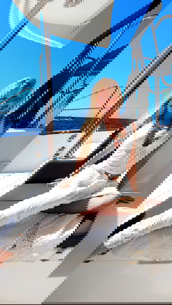 emxllouise2 image ~ Altpins