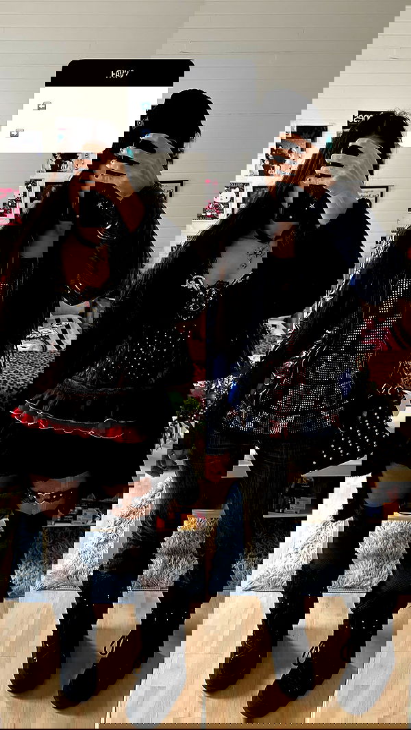 evameganosova image ~ Altpins