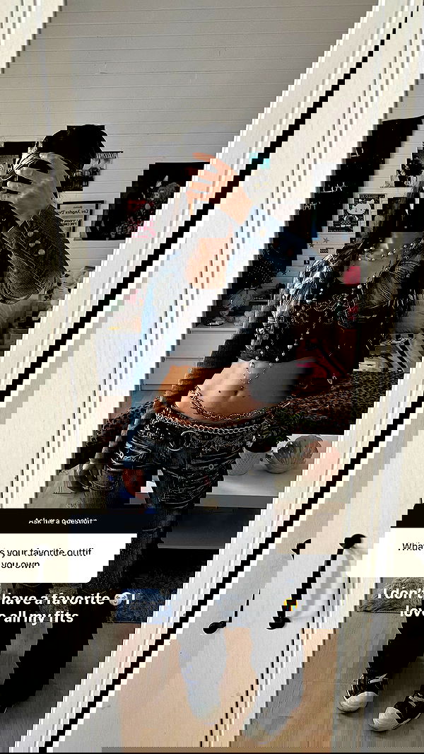 evameganosova image ~ Altpins