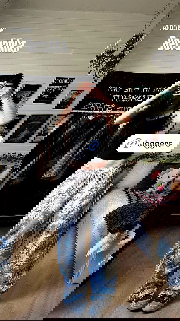 evameganosova image ~ Altpins