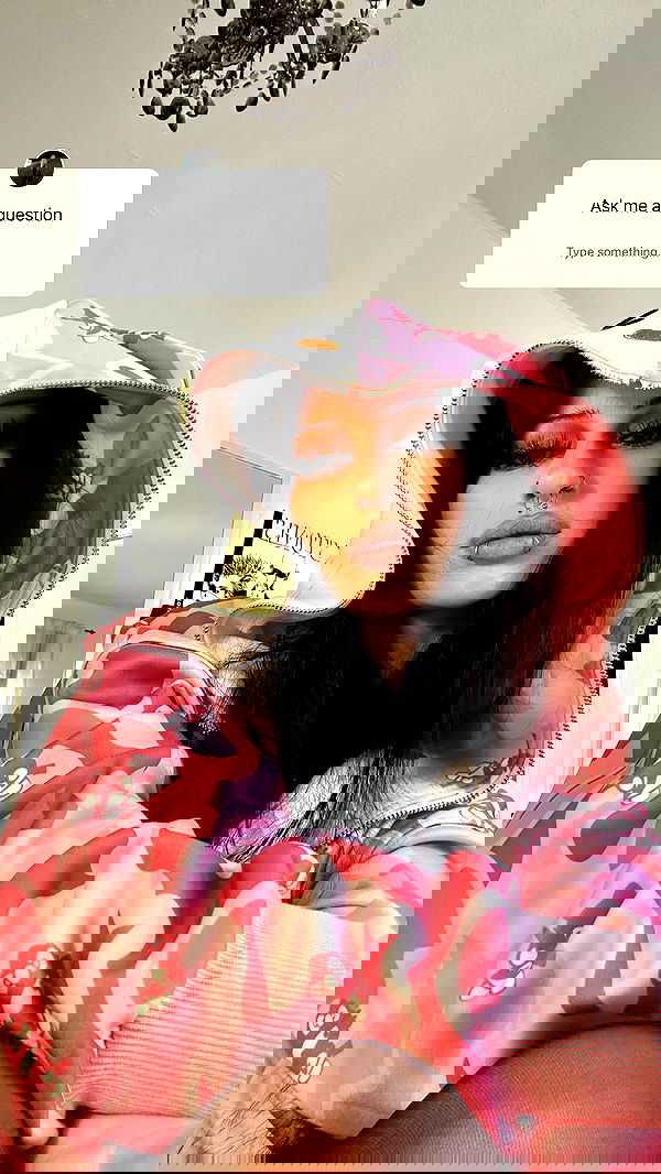 evameganosova image ~ Altpins