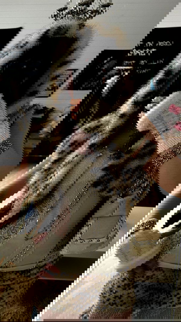 evameganosova image ~ Altpins